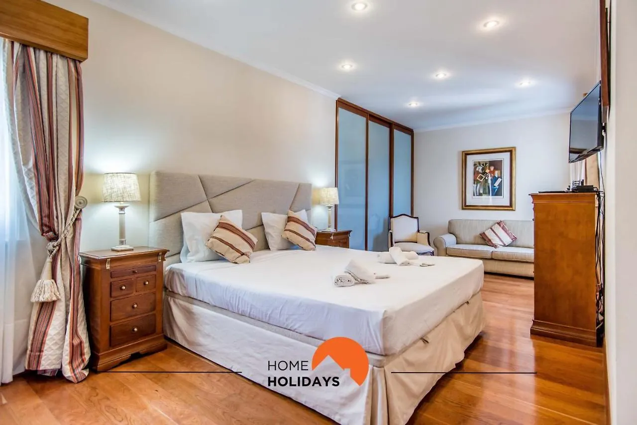 Holiday home #128 Number 10 Villa By Home Holidays Albufeira